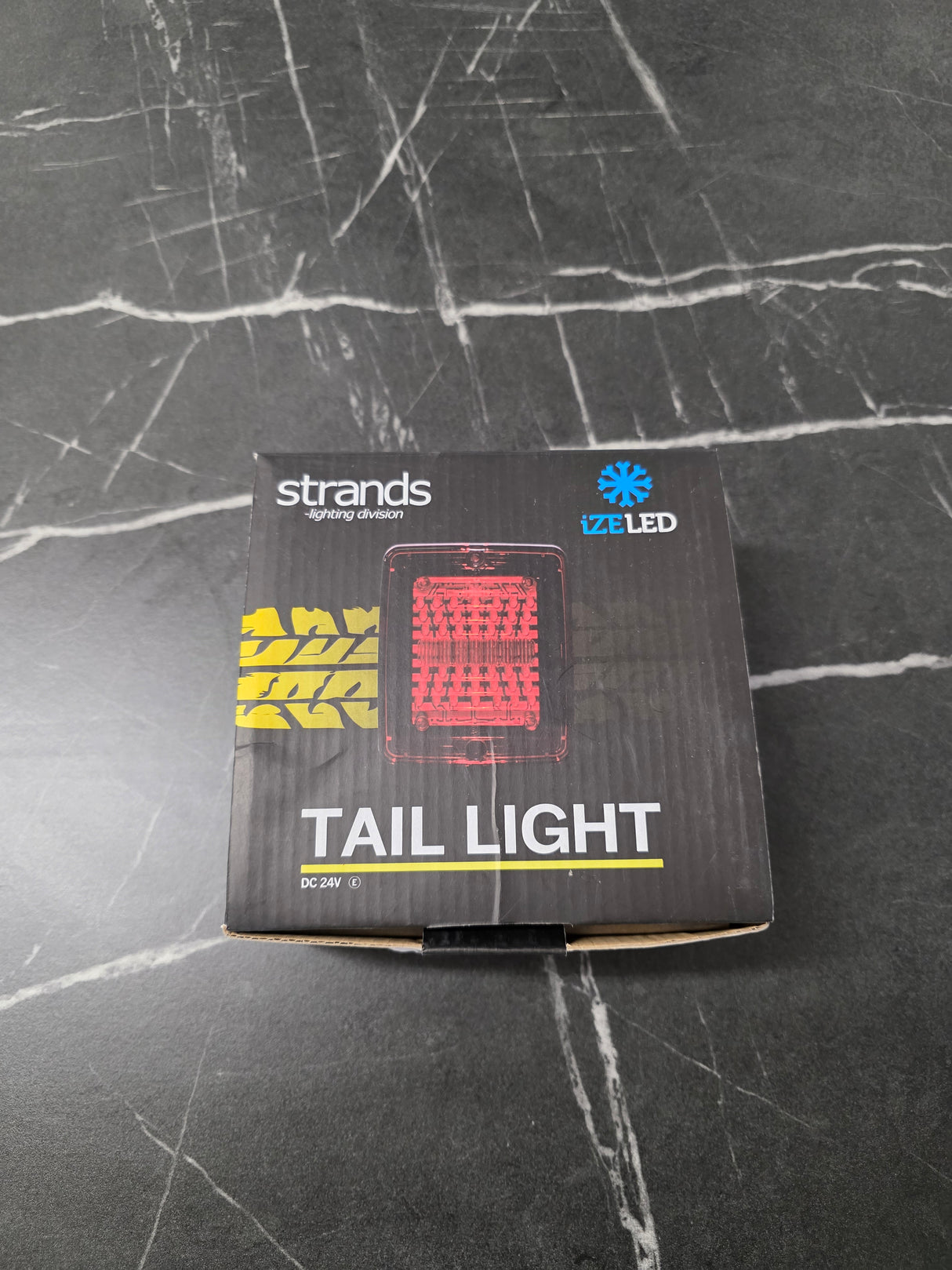 STRANDS IZE LED Tågelygte Rød 24V