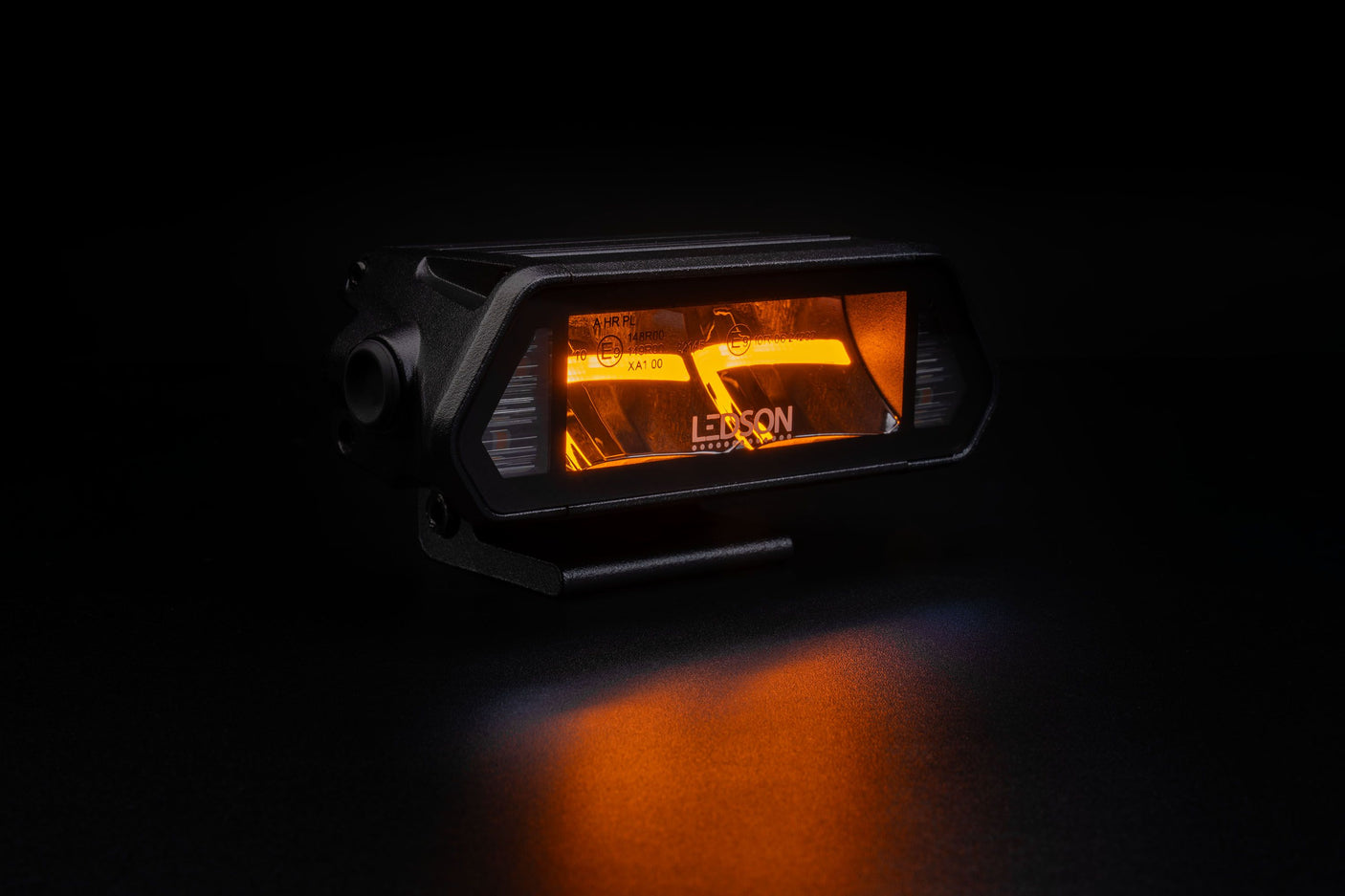 Fjernlys m. blitz og markeringslys ( hvid eller gul )